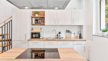 Apartemen Comfort, pemandangan kebun | Dapur pribadi