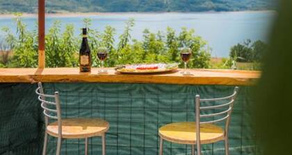 Hearts of Vrlika Country Stay - Two bedroom apartment with lake view