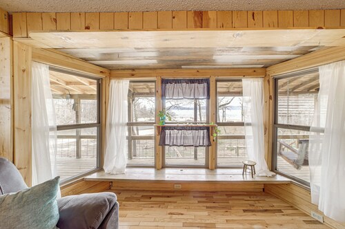 Private Beach & Fishing Pond! Eufaula Family Cabin