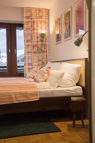 "Retro-Chic Alpenblick" vacation apartment - near the fairytale park, right in the hiking area
