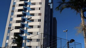 ファミリー アパートメント | 外観