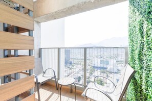 Terrace/patio - Lujoso Departamento con doble altura, 3 recámaras y 2 pisos en zona La Purísima (Monterrey)