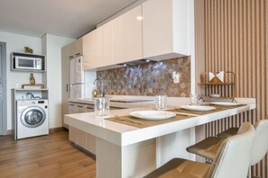 Fridge, microwave, stovetop, coffee/tea maker - Zona Purísima y CAS - ¡5 camas, GYM y alberca! (Monterrey)