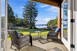 Terrace/patio - Oceanview Suite by Lighthouse! • The Bell & Whistle (Ucluelet)