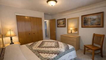 3 bedrooms, iron/ironing board, travel crib, free WiFi