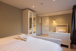 Room - Modern Studio in Oostkapelle - OPE60 (Oostkapelle)