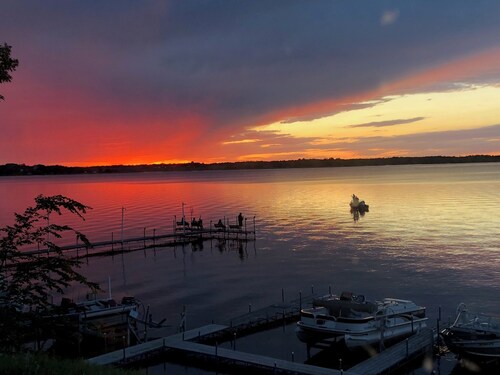 Comfortable 2-bedroom cabin with  Central AC / Heat in charming Osakis