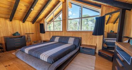 Cozy off-grid cabin with direct views of active volcano - from CDMX or PUEBLA