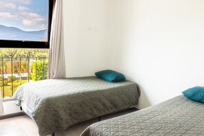 4 bedrooms, free WiFi - Hermosa casa colonial en Antigua Guatemala (Alotenango)