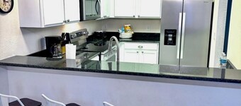 Newly Remodeled Bahama Bay Resort Ground Floor Condo ~ 3 Bedroom ~ Sleeps 8