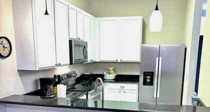 Newly Remodeled Bahama Bay Resort Ground Floor Condo ~ 3 Bedroom ~ Sleeps 8