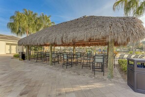Outdoor dining - 4 Mi to Disney! Family Escape w/ Poolside Oasis (Kissimmee)