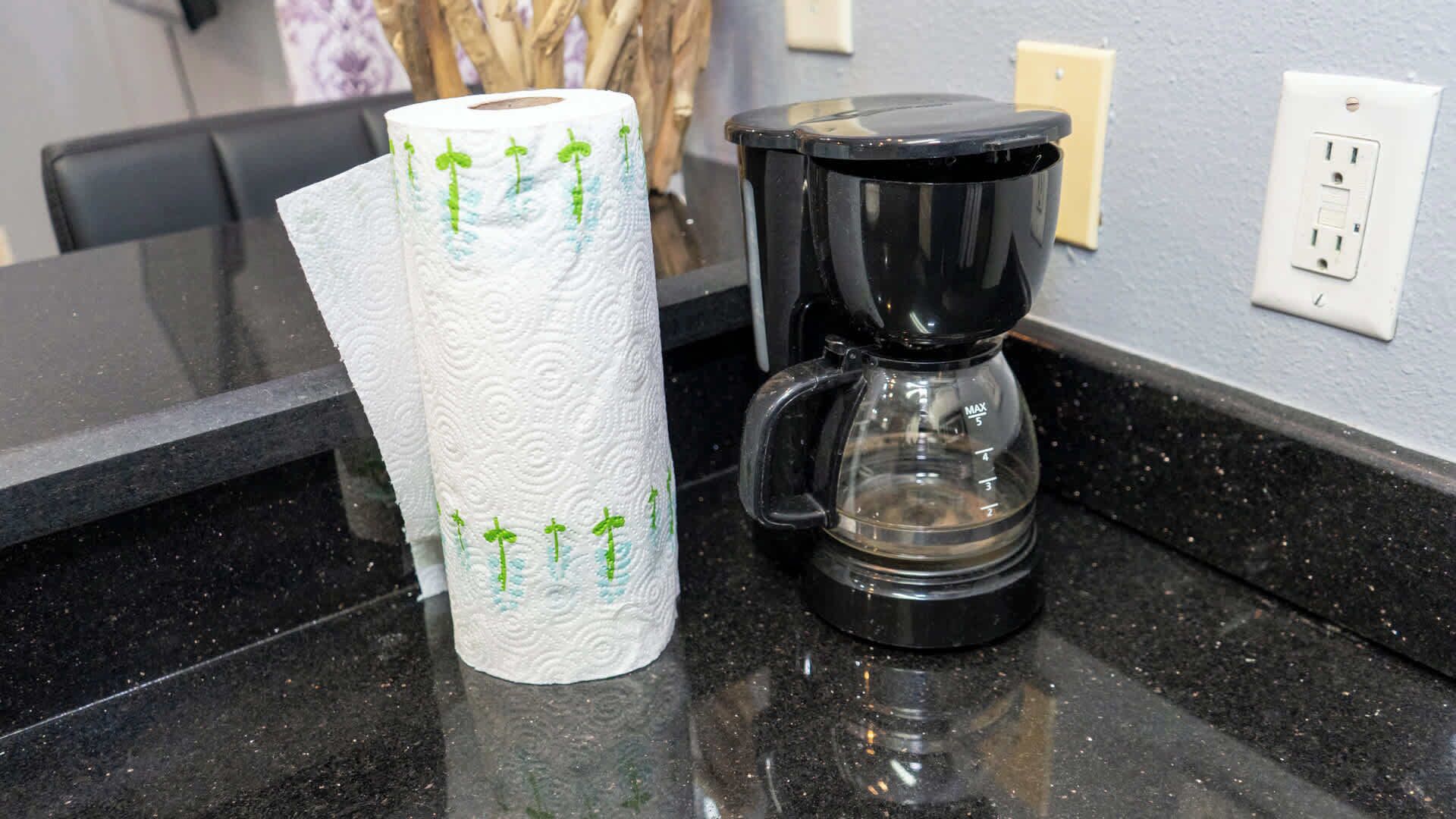 아파트, 침대(여러 개), 주방, 수영장 전망 (Harbor by the Sea #4) | 커피 및/또는 커피 메이커