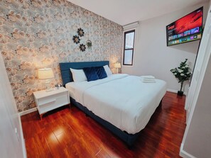 2 bedrooms, desk, iron/ironing board, free WiFi - Sterling / King Bed / Elevator / 2 Ensuite / W/D (Philadelphia)