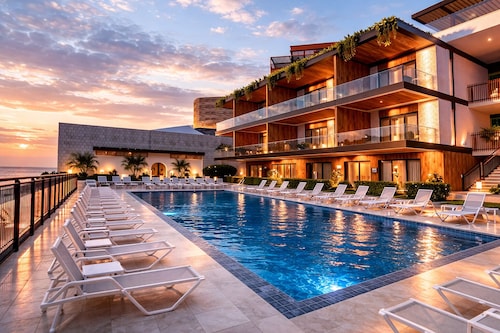 Bluezone Club Residences