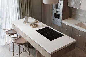 Luxury Studio, Balcony, Sea View | Private kitchen