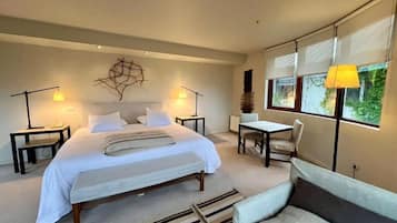 In-room safe, free WiFi, wheelchair access