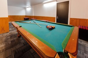 Games room - Domaine Mont Sainte-Anne (Saint-Ferréol-les-Neiges)
