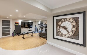 Fitness facility - Private Estate Living on Hidden Grove Lane (Mississauga (West Port Credit / Lorne Park / East Sheridan))