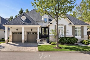Exterior - Private Estate Living on Hidden Grove Lane (Mississauga (West Port Credit / Lorne Park / East Sheridan))