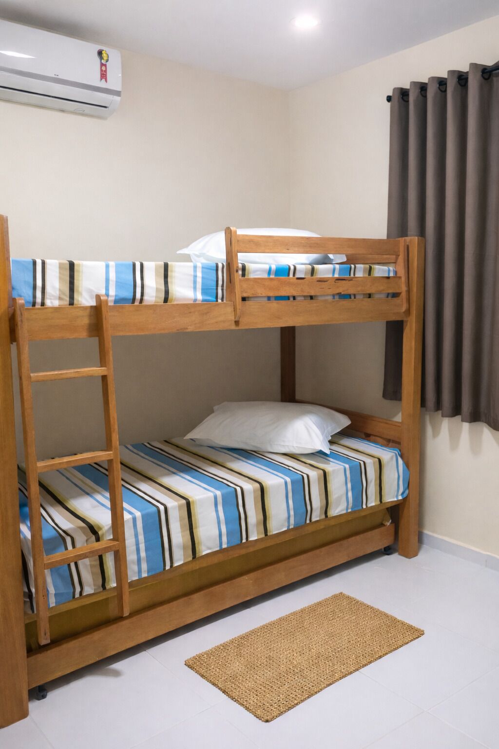 Basic Apartment, Multiple Beds, Balcony, Courtyard View