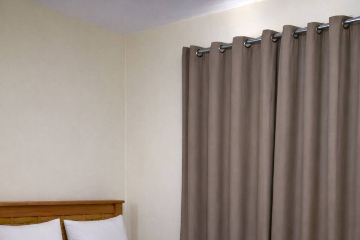 เบสิกอพาร์ทเมนท์, ระเบียง, วิวสวนหย่อม