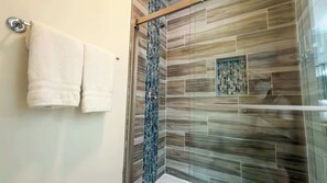 Apartment, Multiple Beds, Kitchen (Las Marinas 108) | Bathroom - Channel Views Private Boat Slip Pool & Patio (South Padre Island)
