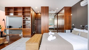 2 bedrooms, iron/ironing board, Internet - Casa Keam is a peaceful private retreat set in the hills of Santana (Santana)