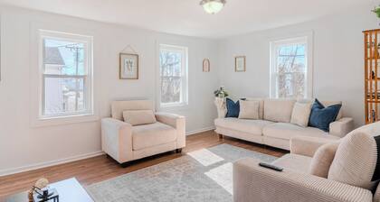 Salem 4BDR Near Downtown & Train, Free Parking
