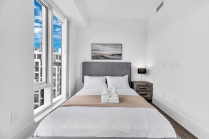 2 habitaciones, escritorio, tabla de planchar con plancha y wifi gratis