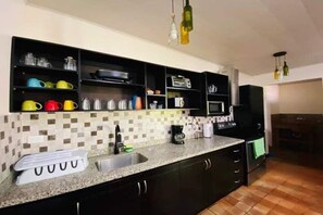 Private kitchen - Tiki Private House in Jaco Downtown (Jacó)