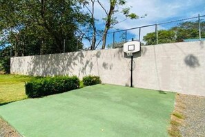 Sports court - Tiki Private House in Jaco Downtown (Jacó)