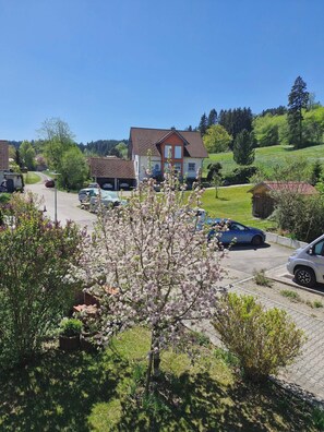 Property grounds - Apartment Eva with balcony right on the edge of the forest (Woringen)
