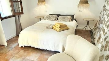 Deluxe Studio, Patio, Garden View