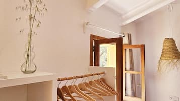 Deluxe Studio, Patio, Garden View | Interior