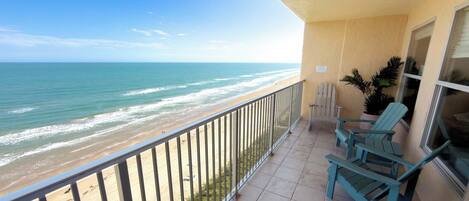 Condo, varias camas, cocina, vista al océano (Penthouse Inverness) | Áreas de la propiedad