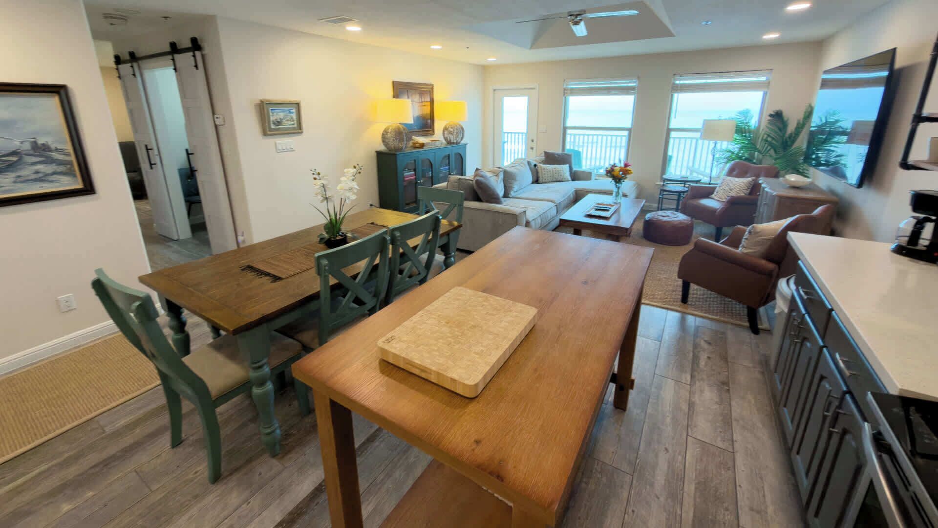 Condo, Multiple Beds, Kitchen, Ocean View (Penthouse Inverness) | Living area