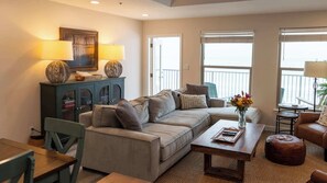 Living area - Penthouse Beachfront Views Renovated (South Padre Island)