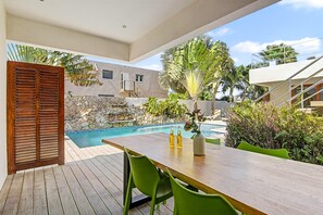 Outdoor dining - Villa Sol Paraiso Pool (Jan Thiel)