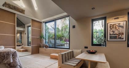 Beautiful coastal chalet- next to harbour