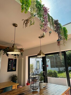 Dining - Beautiful Family house near beach+parking for 3 (Dorset)
