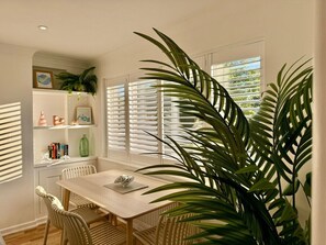 Dining - Harbourside garden flat +parking (Bournemouth, Christchurch and Poole)