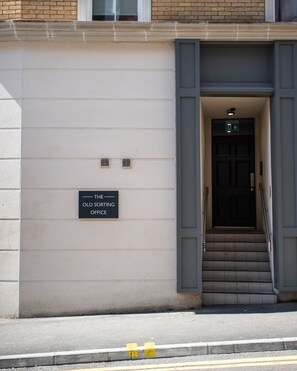 Exterior detail - Bournemouth apartment walking distance to beach (Dorset)