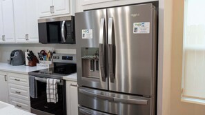 Townhome, Multiple Beds, Pool Access, Pool View (Pike Street Beachwalk) | Private kitchen