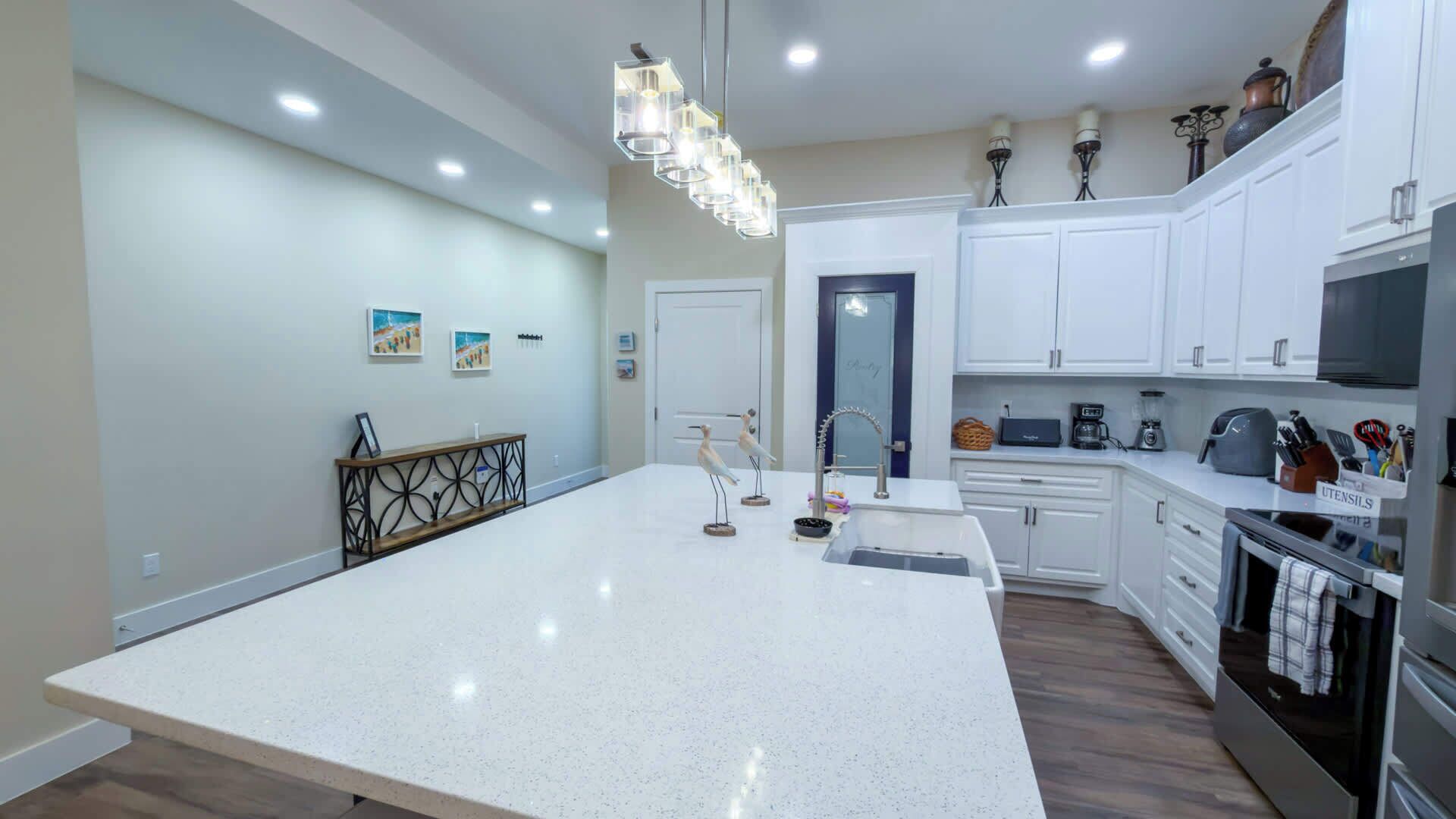 Townhome, Multiple Beds, Pool Access, Pool View (Pike Street Beachwalk) | Private kitchen