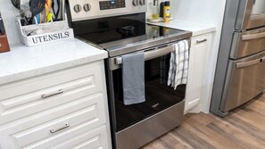 Townhome, Multiple Beds, Pool Access, Pool View (Pike Street Beachwalk) | Private kitchen