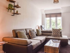 TV - Vale Head Apartment (Whitby)