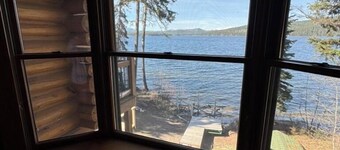 Picturesque cabin on Placid Lake for a relaxing getaway