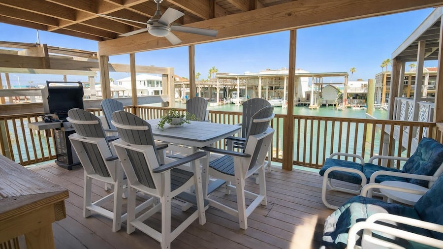 Channelfront - Dock - Fishing - BBQ - Deck