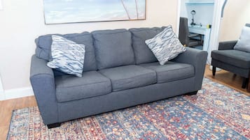 House, Multiple Beds, Kitchen (Port-O-Call Dockhouse) | Living area